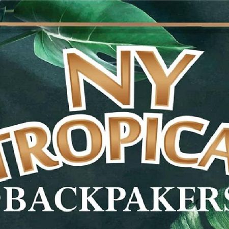 Ny Tropical Backpackers Hostel Desaru Buitenkant foto