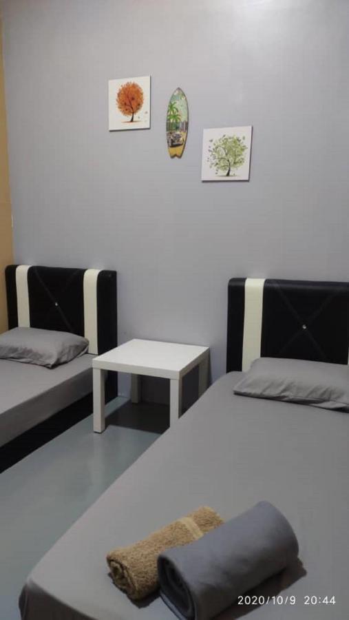 Ny Tropical Backpackers Hostel Desaru Buitenkant foto