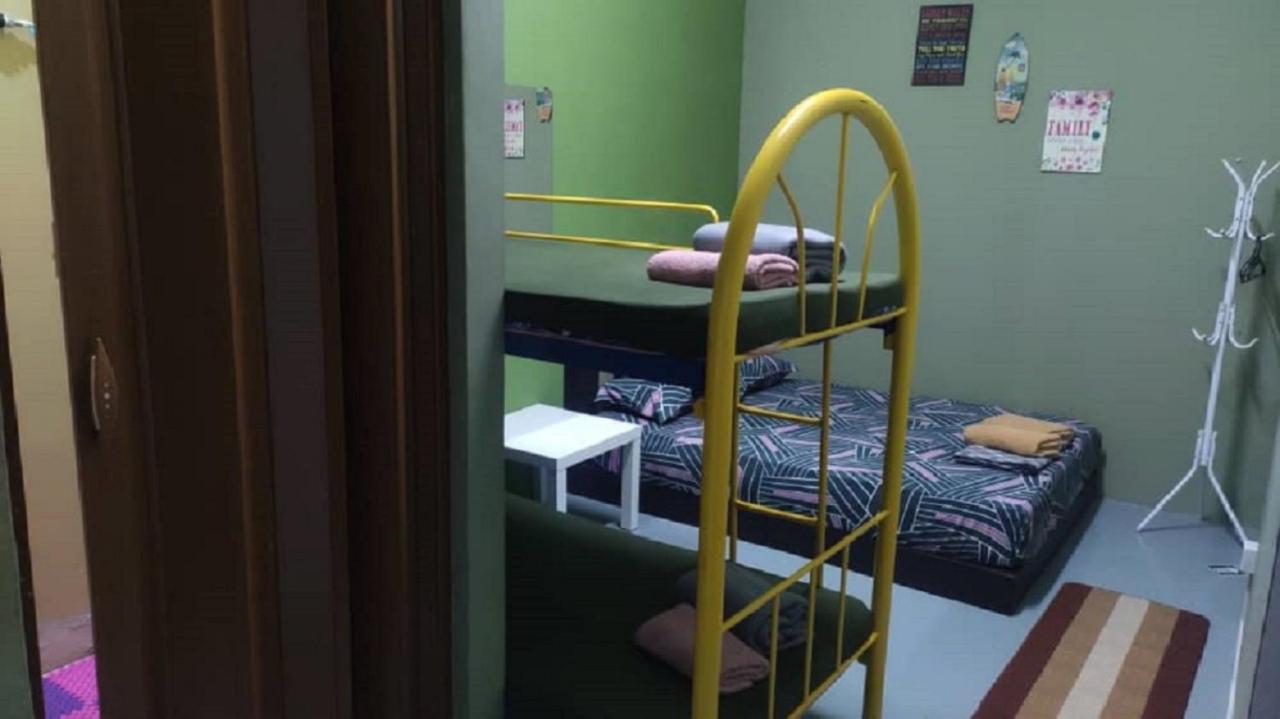Ny Tropical Backpackers Hostel Desaru Buitenkant foto