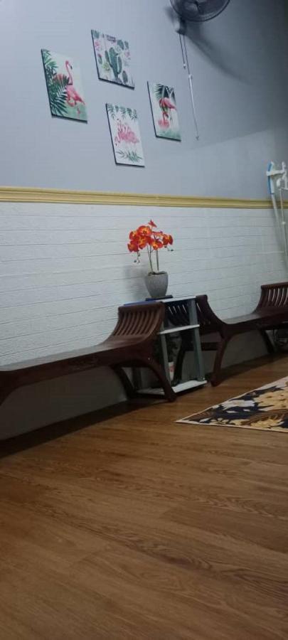 Ny Tropical Backpackers Hostel Desaru Buitenkant foto